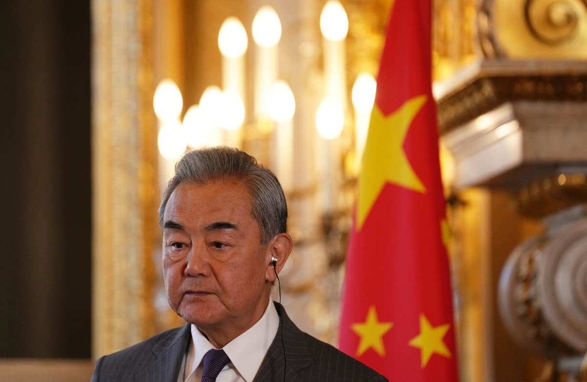 China Opposes Russian Defeat in Ukraine to Avoid US Focus