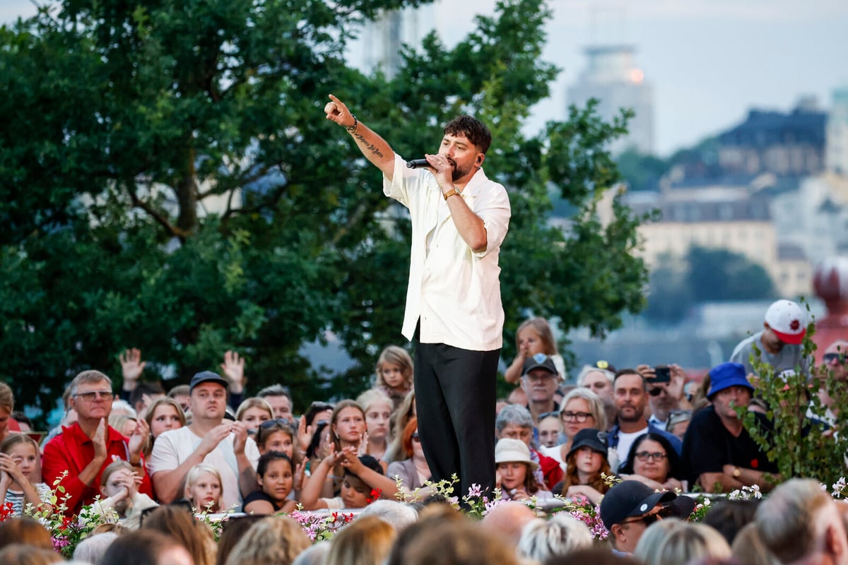 Simon Superti Embarks on Tour 2025