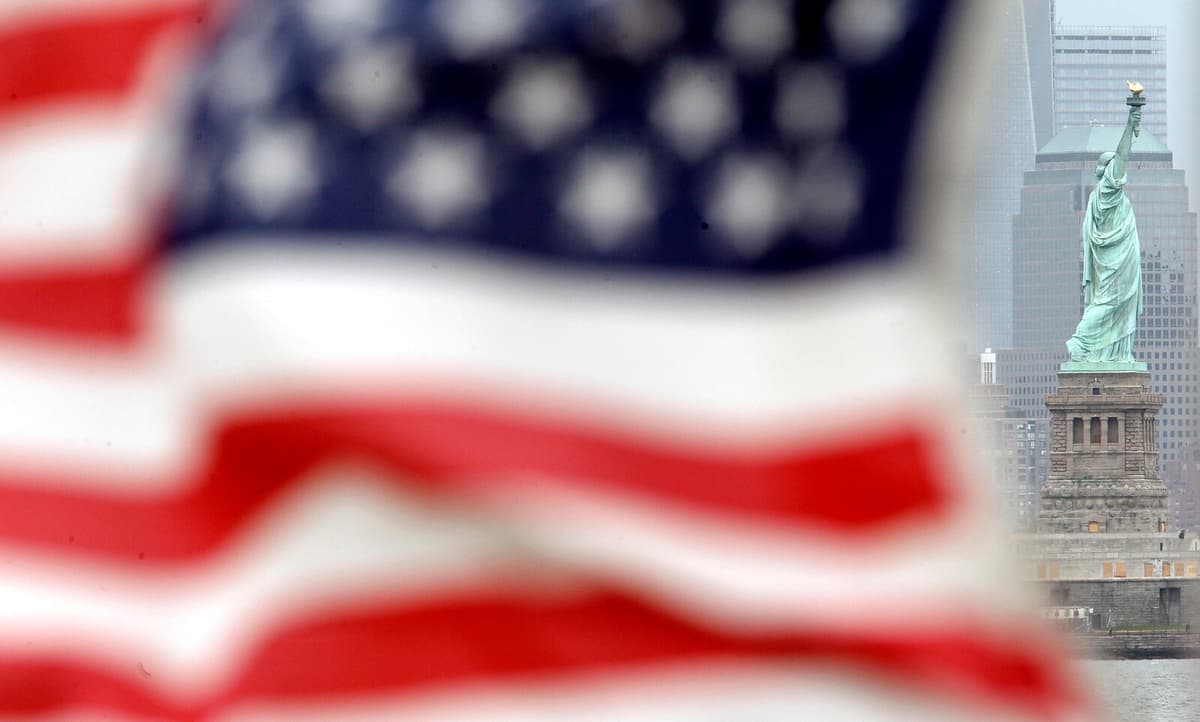 Moody's Downgrades USA Credit Rating Due to Rising National Debt