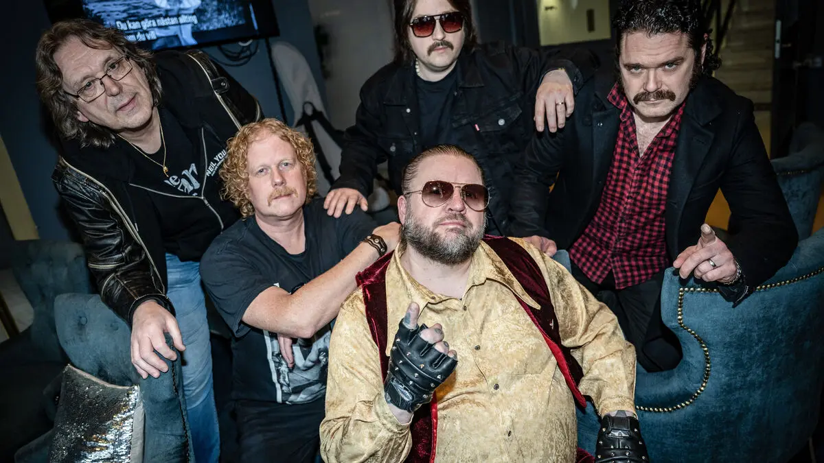 Mello debutant nervous despite topping betting odds