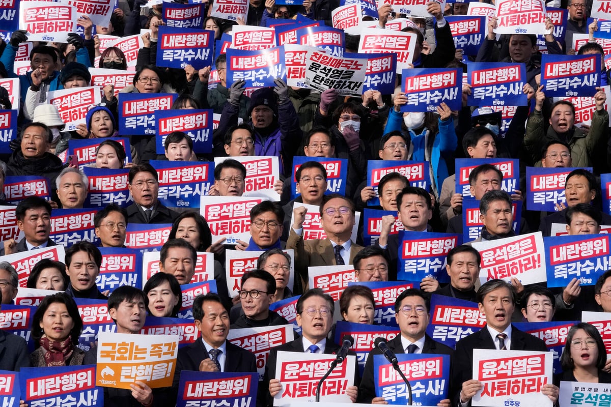 South Korea's leader "played his last card"