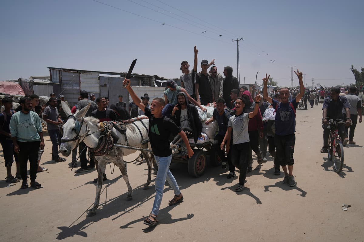 Food Distribution in Gaza Amid Reports of Fatal Shootings