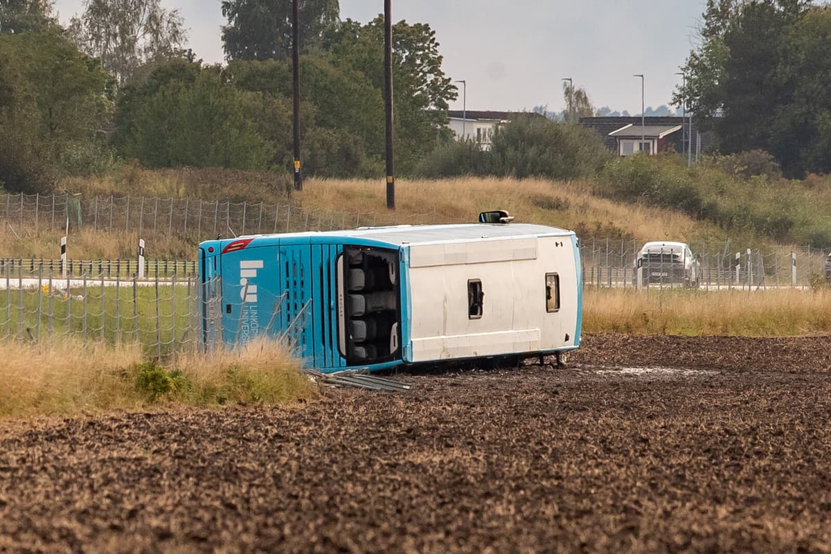 Two Seriously Injured in E4 Bus Accident Near Linköping