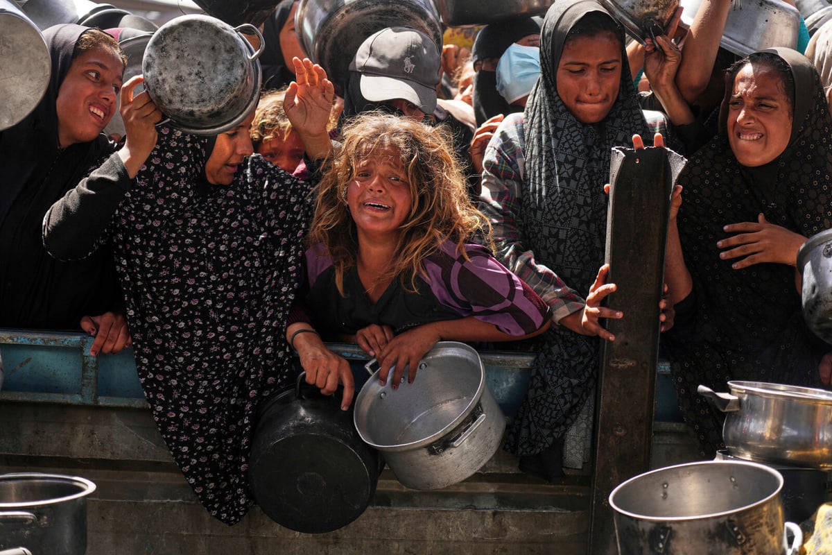 Bakeries in Gaza Resume Bread Production Amid Conflict