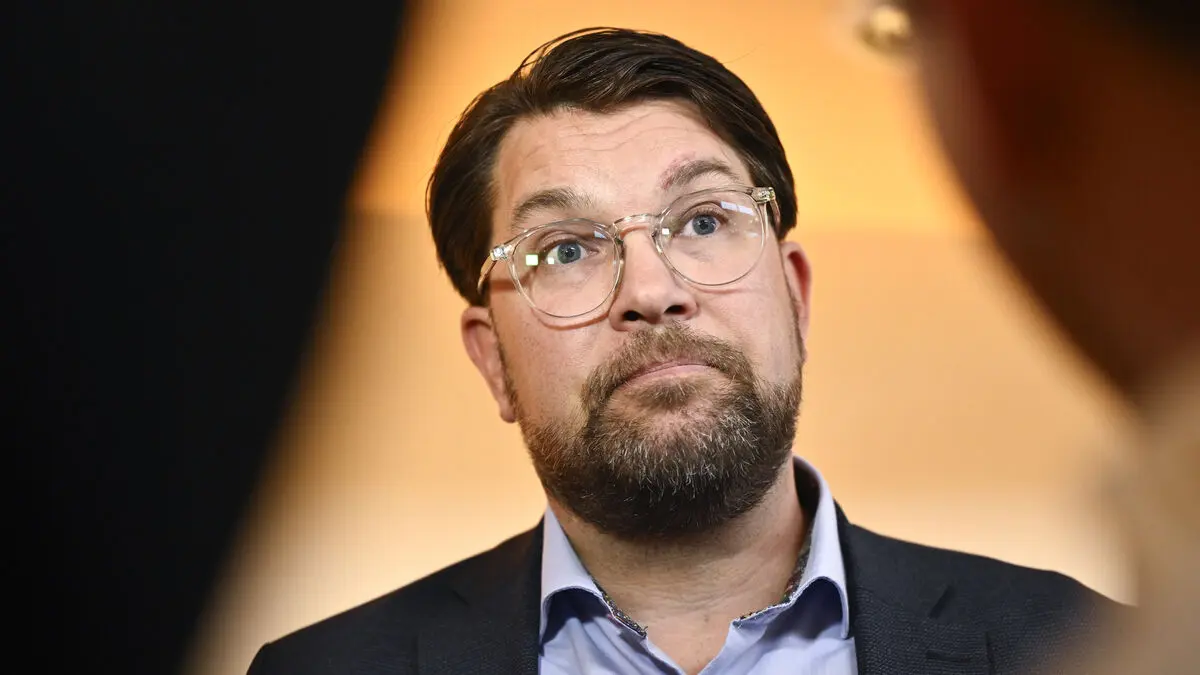Åkesson wants teenage expulsions paused until a valve is in place