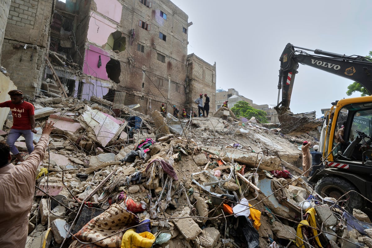 27 Found Dead in Karachi Building Collapse