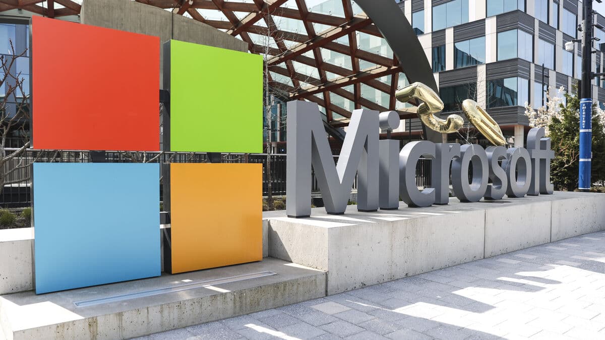 Microsoft beats expectations as Azure cloud revenue jumps 43%