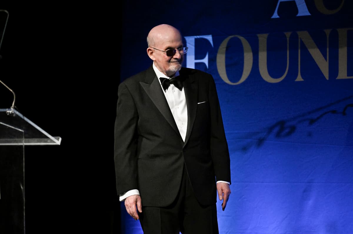 Rushdie Expresses Satisfaction with Attacker's 25-Year Sentence