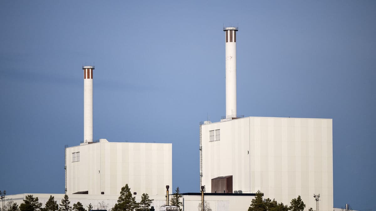 Forsmark 1 reactor restarts on