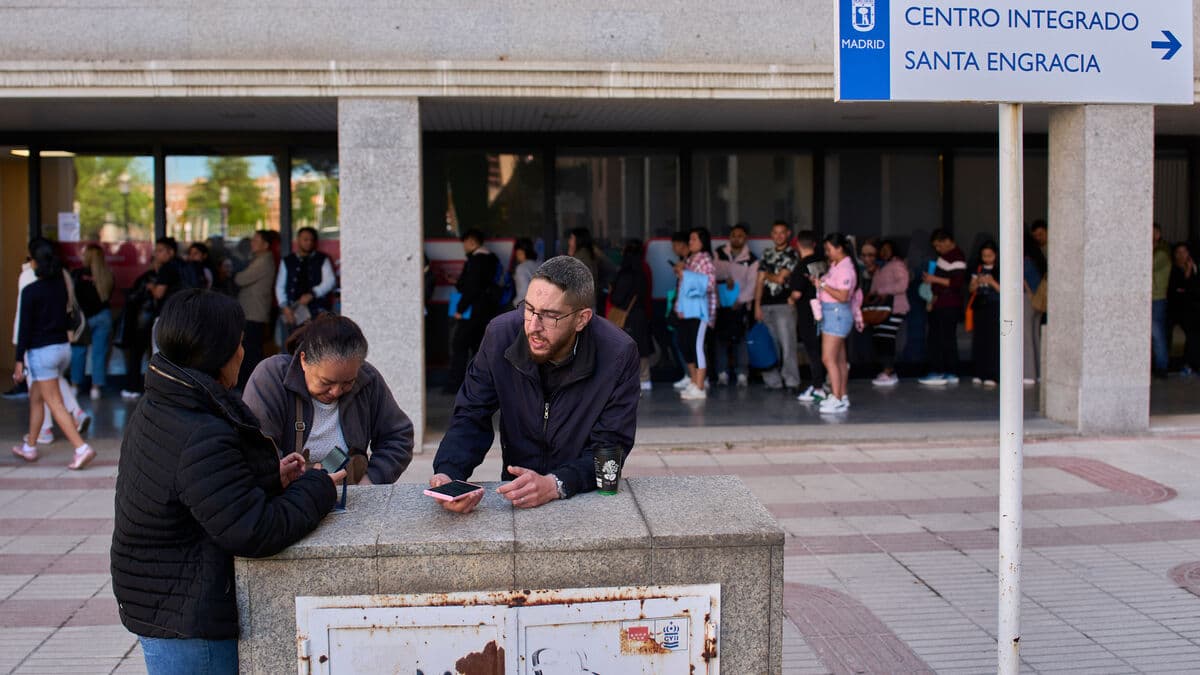 Spain’s migration amnesty draws more than 1 million applications as deadline nears