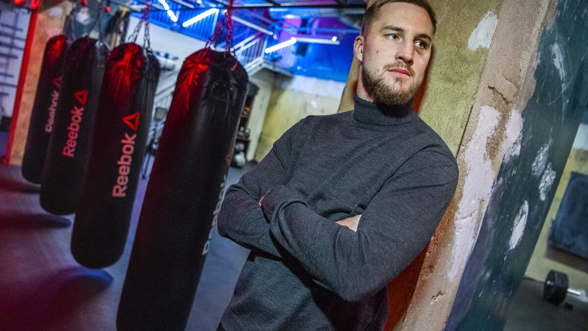 Swedish boxer wins by knockout