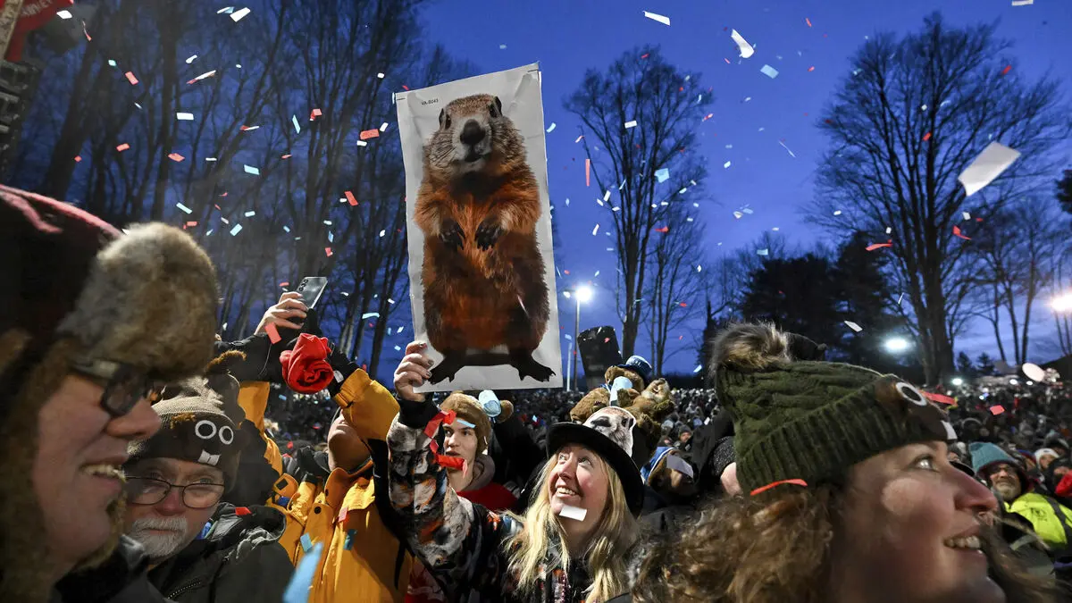 Groundhog Phil gives the news - this is the weather