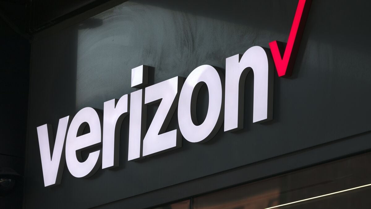 Verizon stock rises after raising profit forecast