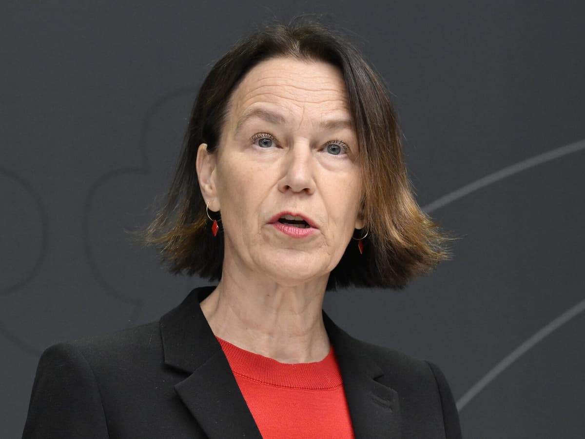 Public Health Agency Director-General Defends Medical Competence Availability
