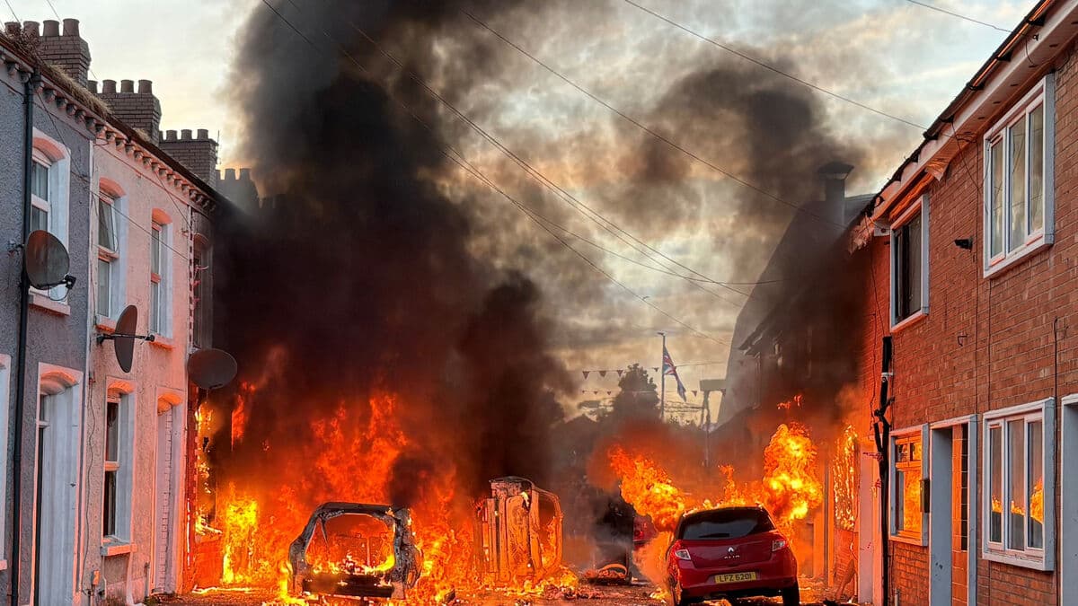 Violence and fires follow brutal stabbing in Belfast