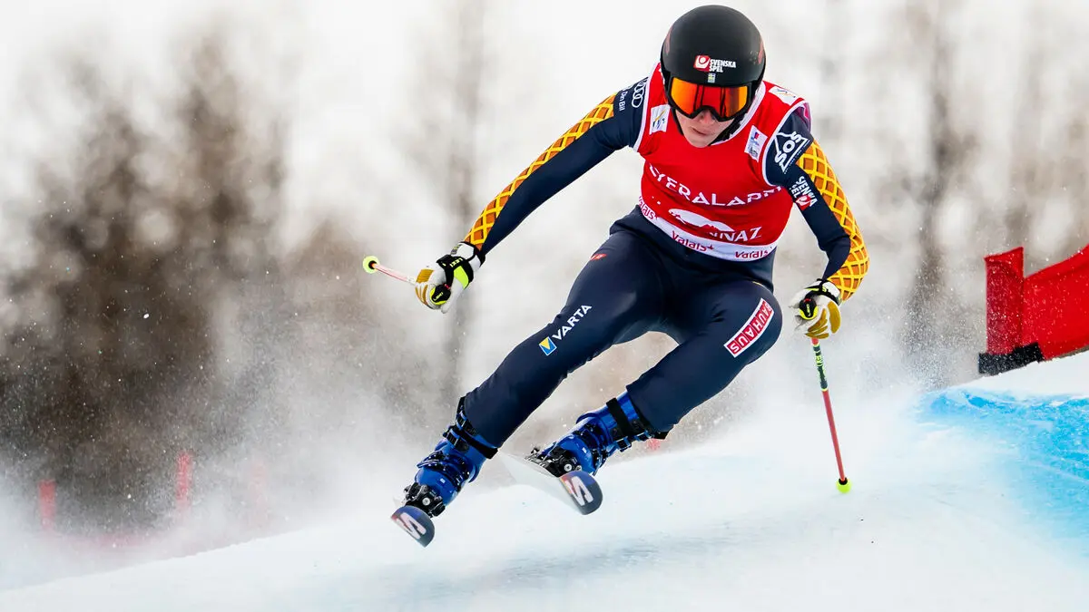 Olympic hopeful Näslund eliminated after losing a ski