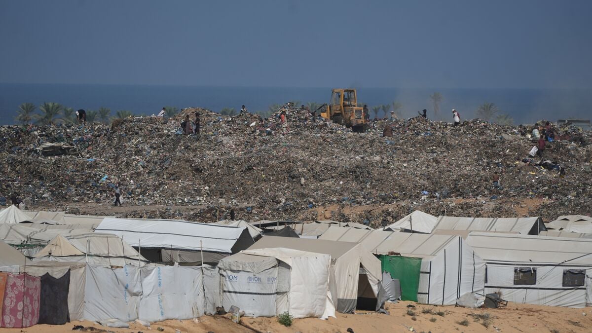At least 3 killed in new Israeli airstrikes on the Gaza Strip