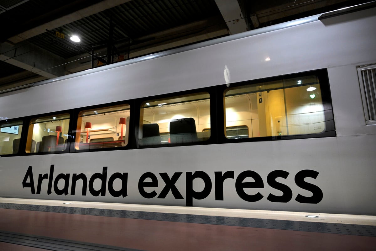 Train Service Resumes After Power Failure Near Stockholm