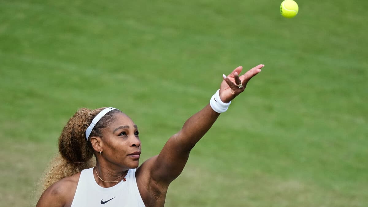 Serena Williams makes comeback at Wimbledon after being awarded singles wildcard