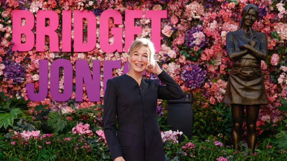 Bridget Jones has become a statue in London
