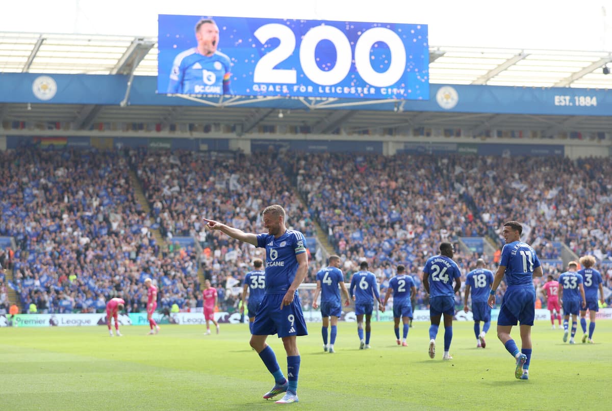 Jamie Vardy Scores 200th Goal in 500th and Final Leicester Game