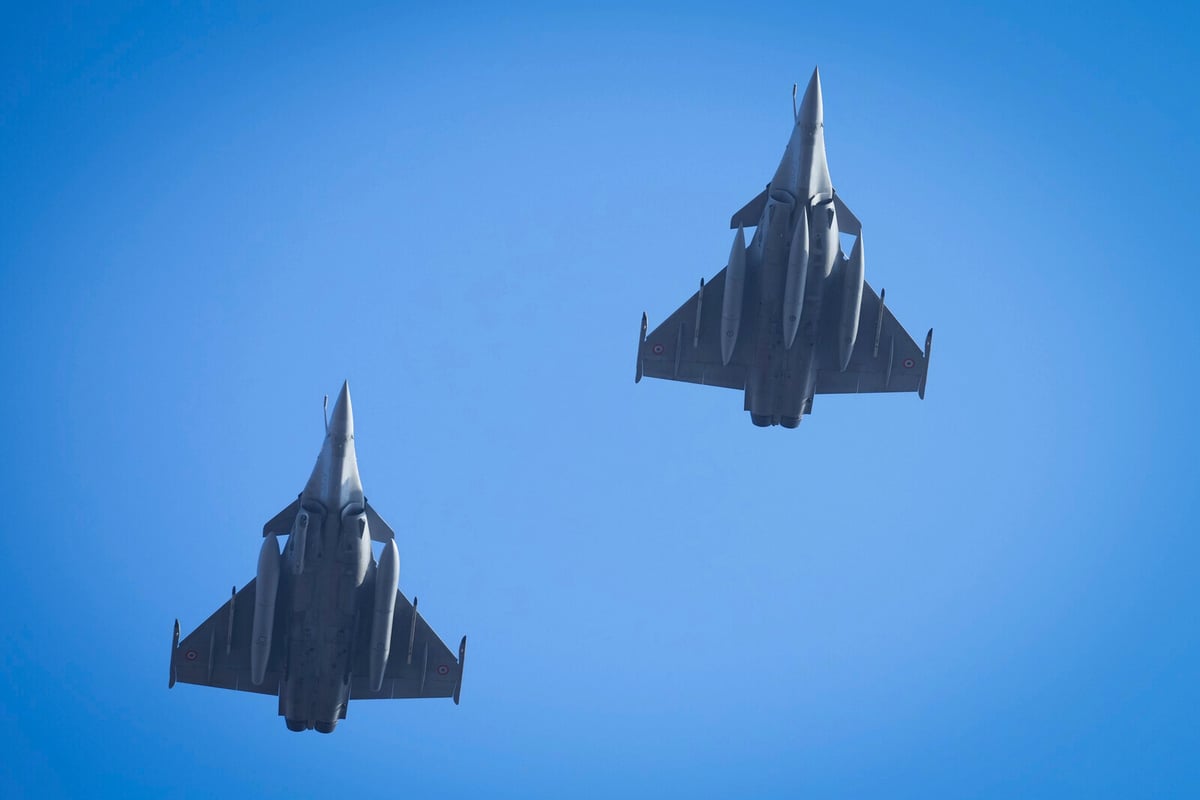India Signs Deal to Purchase Rafale Fighter Jets from France