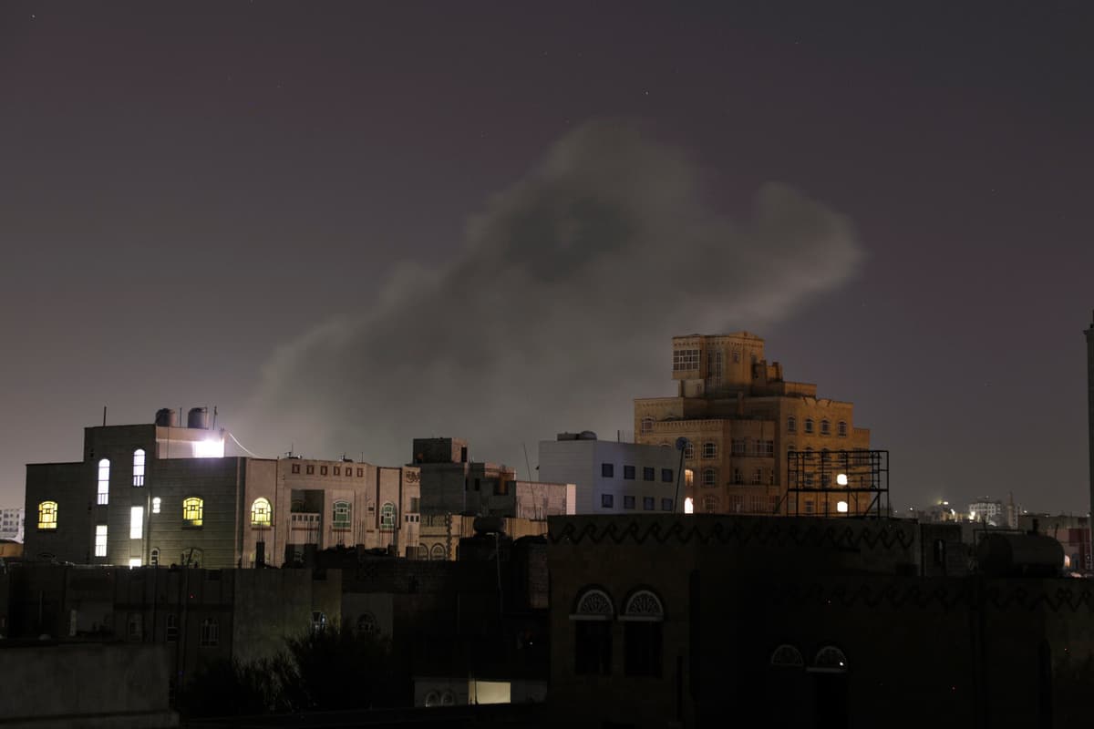 US Conducts New Air Strikes on Huthi-Controlled Areas in Yemen