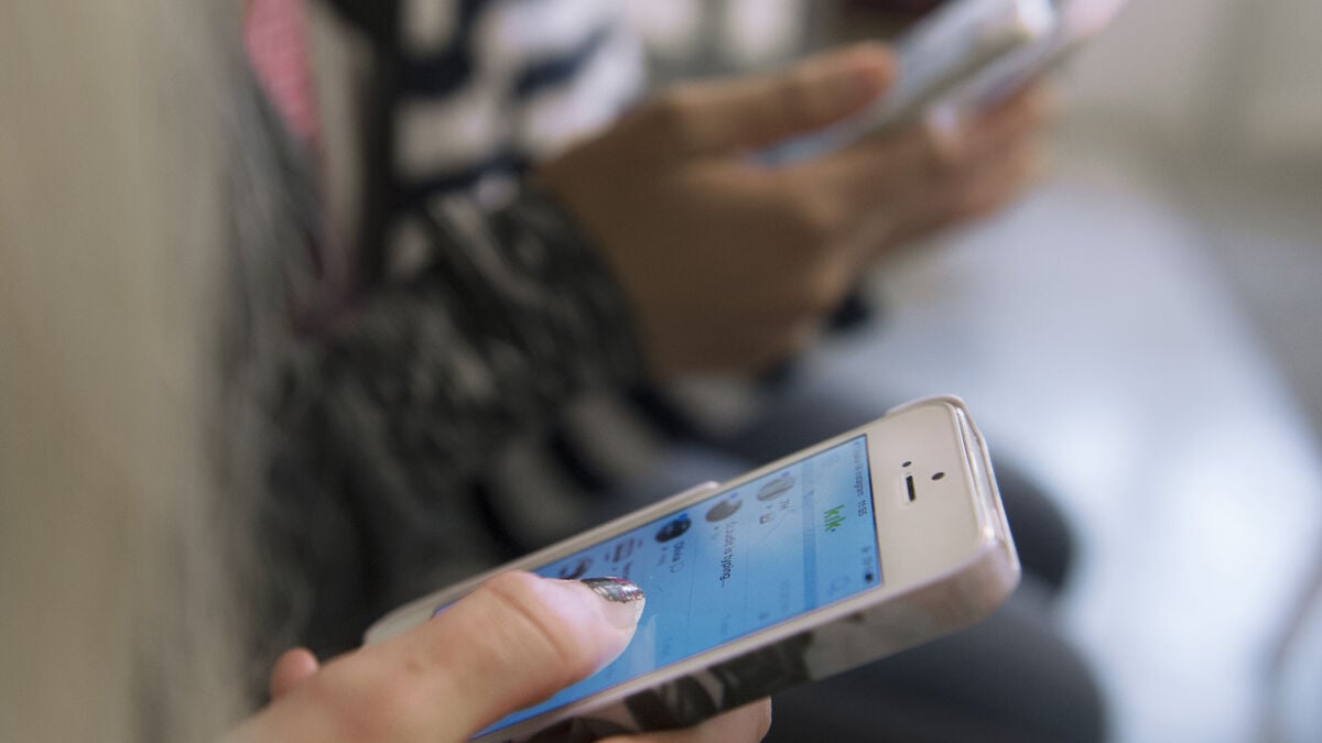 Malaysia bans social media for children