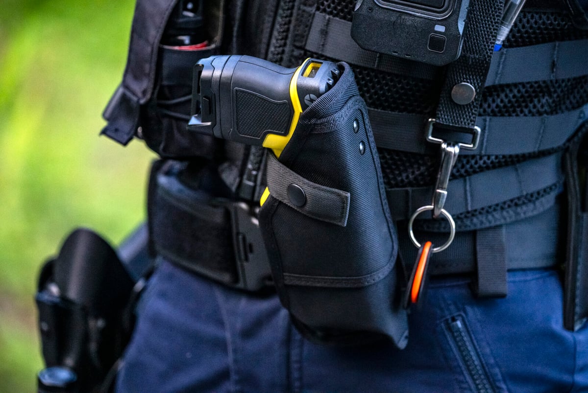 Police officer charged - used stun gun incorrectly