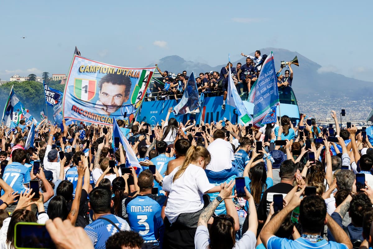 Napoli Celebrates Serie A Win with 200,000 Fans in Naples Parade