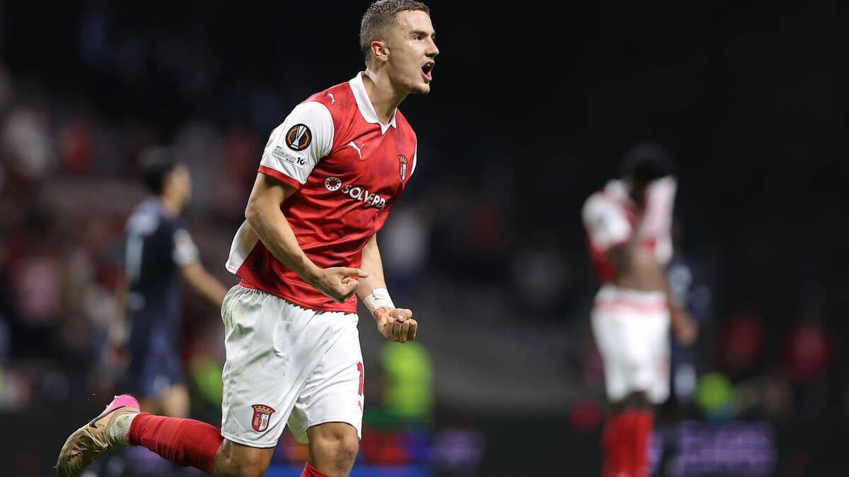 Swedish Defender Lagerbielke Reflects on Emotional Return to Celtic Park