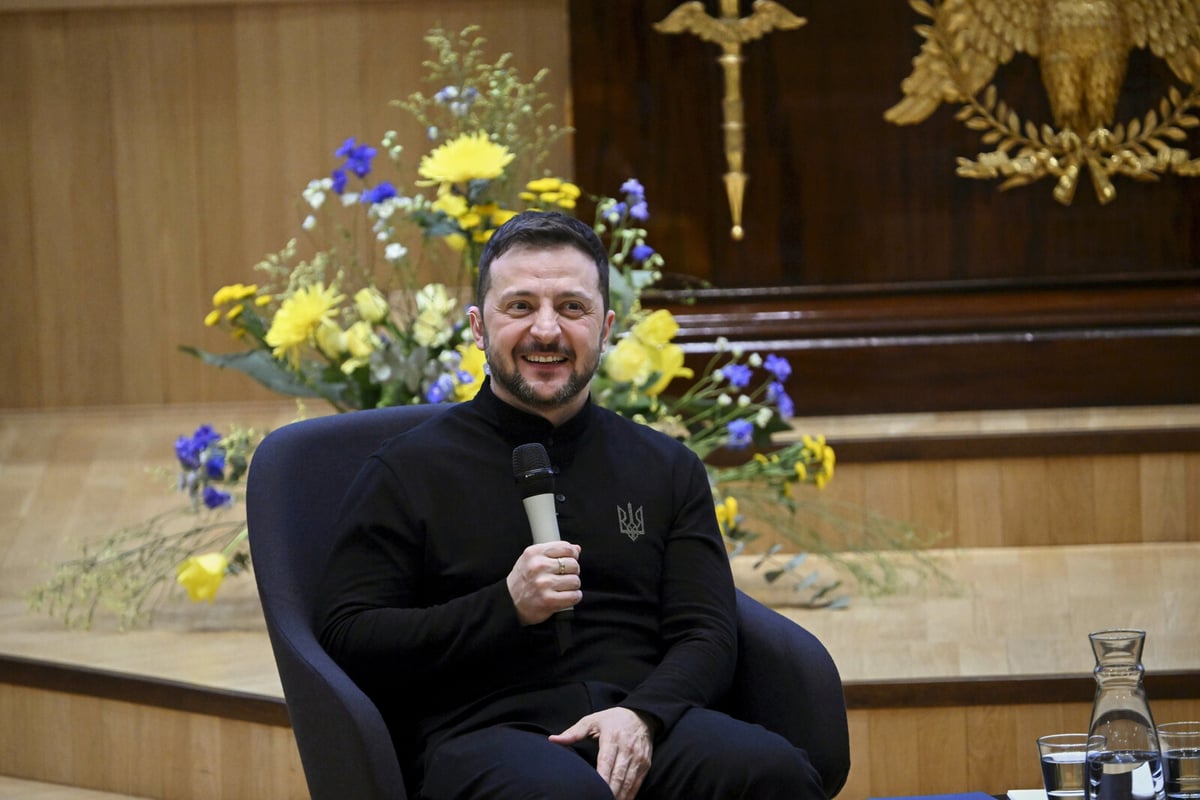 Zelensky Accuses China of Supplying Weapons to Russia