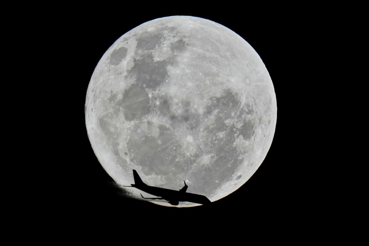 Nasa Plans Lunar Microreactor to Boost Space Race Efforts