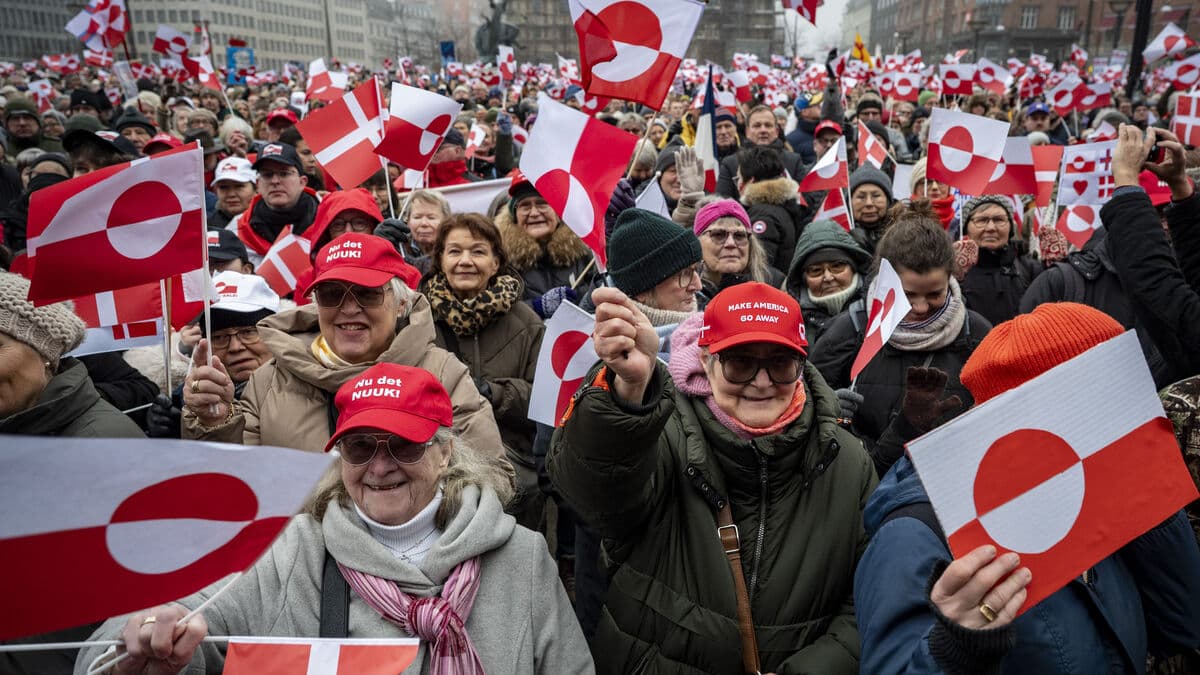 Thousands demonstrate in Copenhagen against
