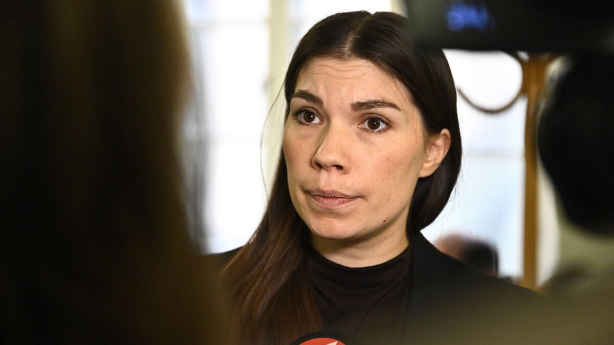 Sweden’s Red-Green Parties Agree on Law to Stop Teenagers’ Deportations