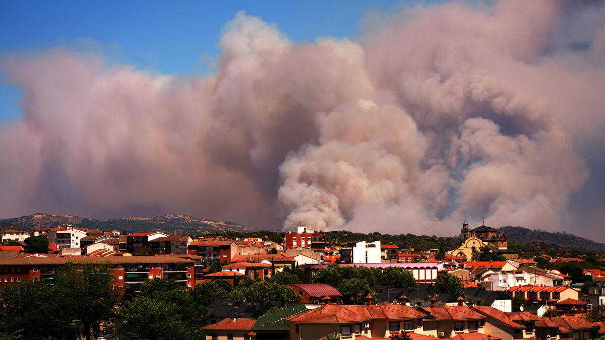 Spain and France wildfires force 150,000 evacuations as fires near Madrid and Bordeaux