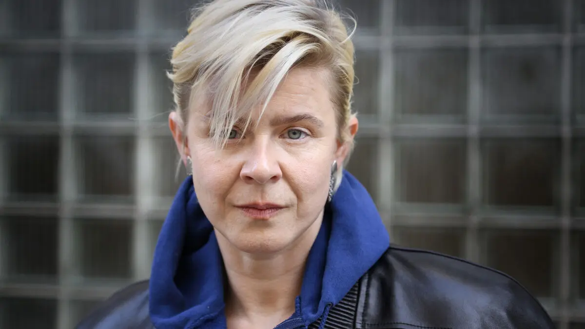 Robyn apologizes to fans after Stockholm concerts cancelled