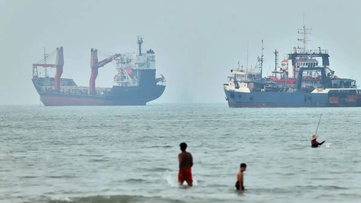 Iran says deal with Oman on Strait of Hormuz route is near
