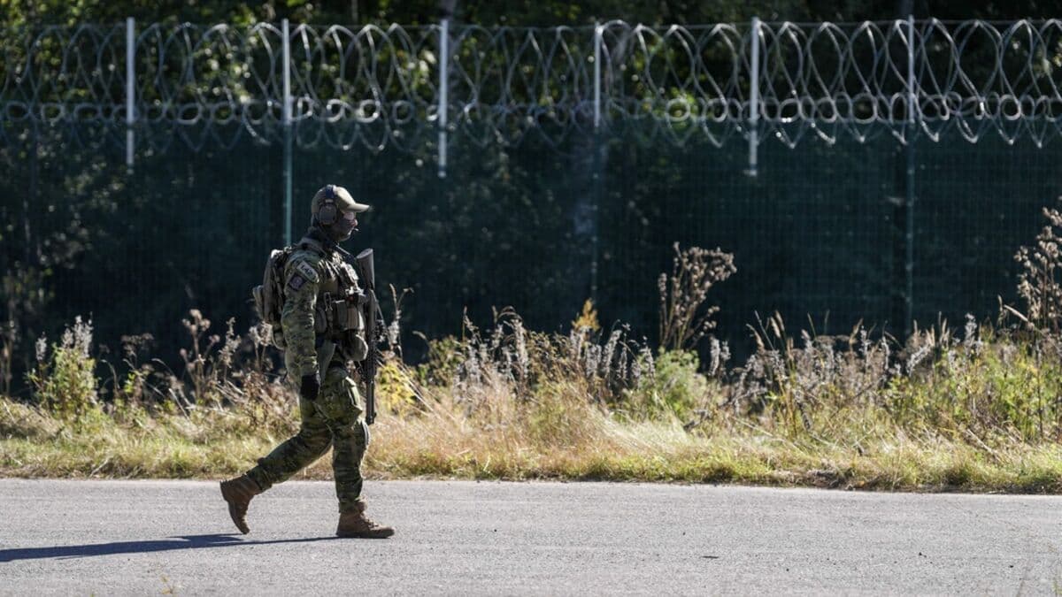 Finland completes 200-kilometer fence along Russia border
