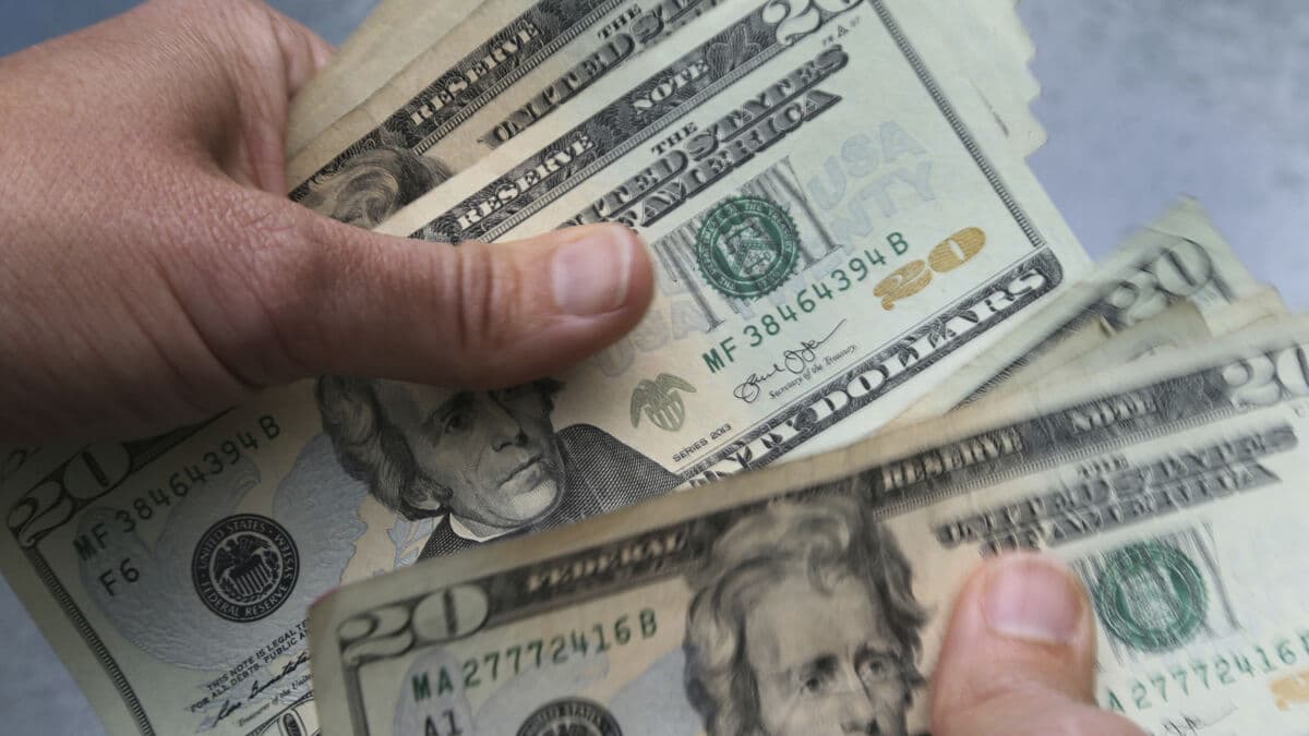 Judge halts $100,000 visa fee increase for H-1B tech workers