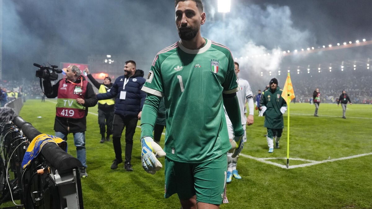 14-year-old ball boy jokes after Italy missed the World Cup