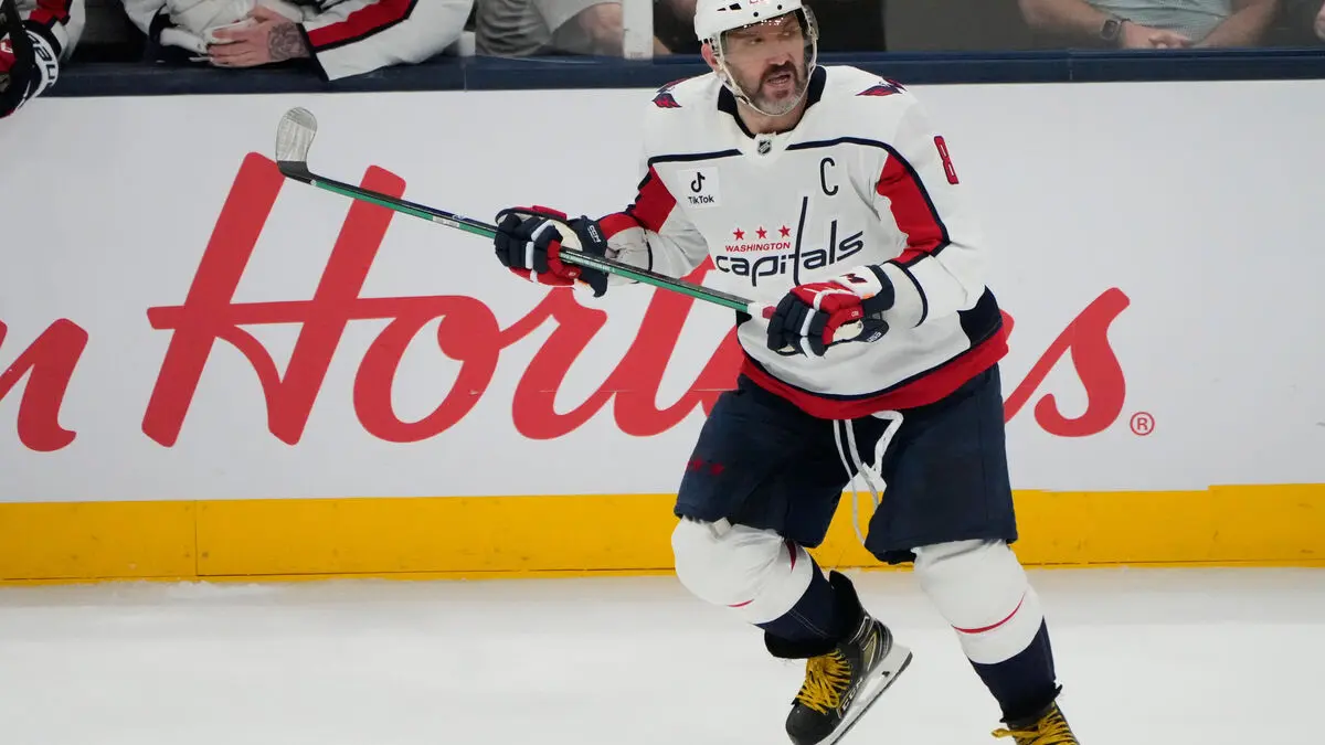 Ovechkin says he stands for peace and love after appearing in Putin party ad