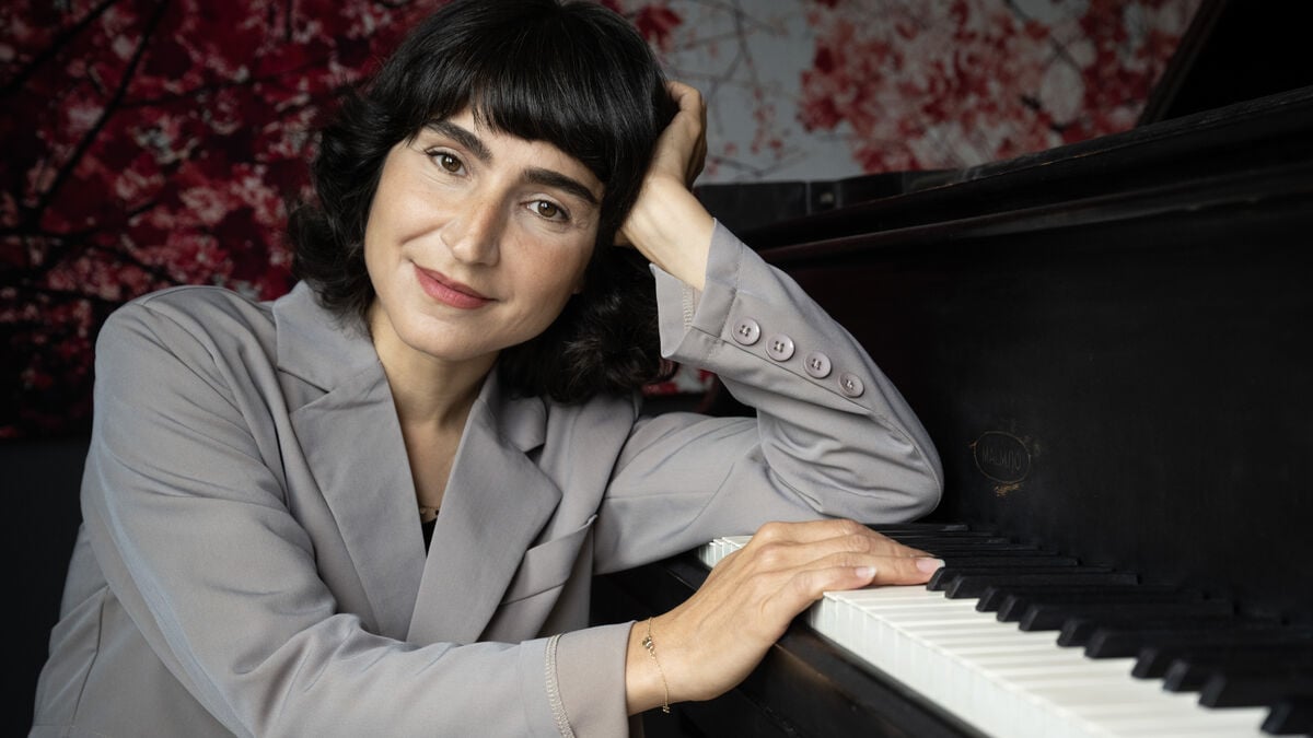 Laleh opens up about family, partner and upbringing in new book