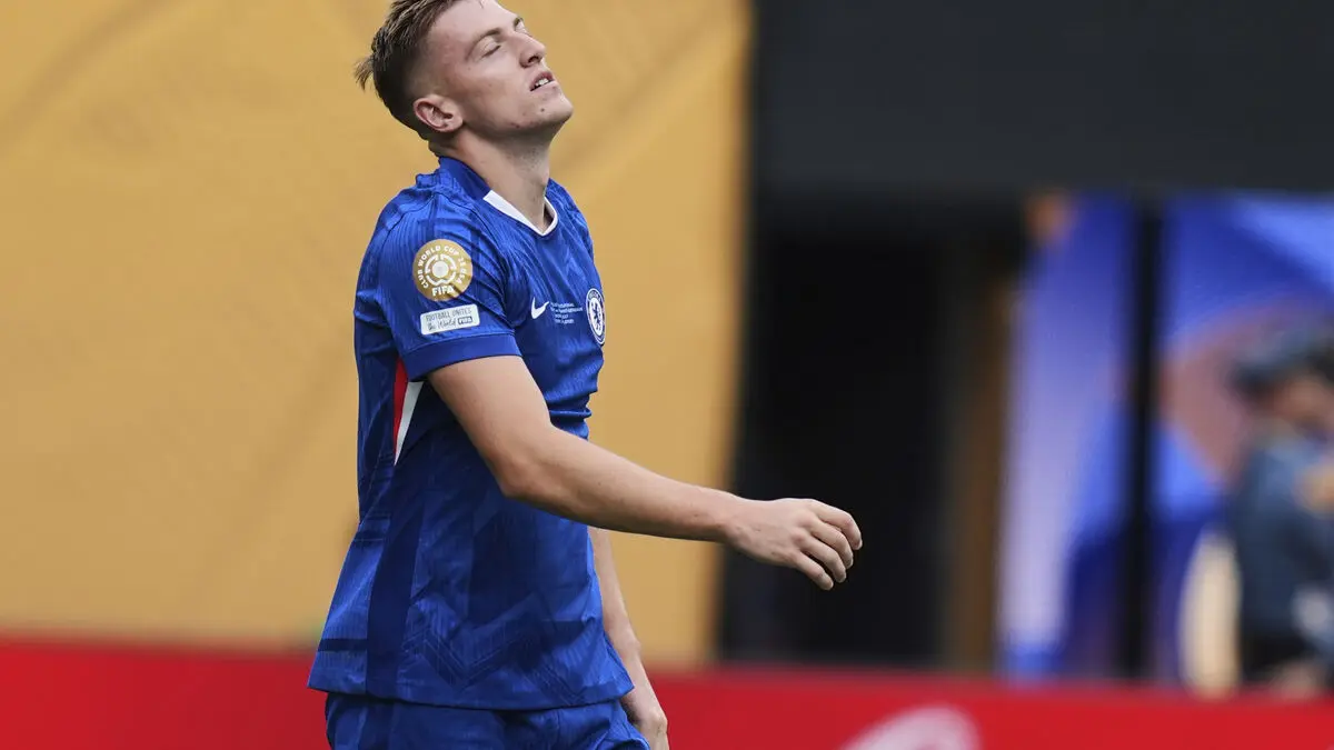 Chelsea coach slams his own player: "Idiotic"