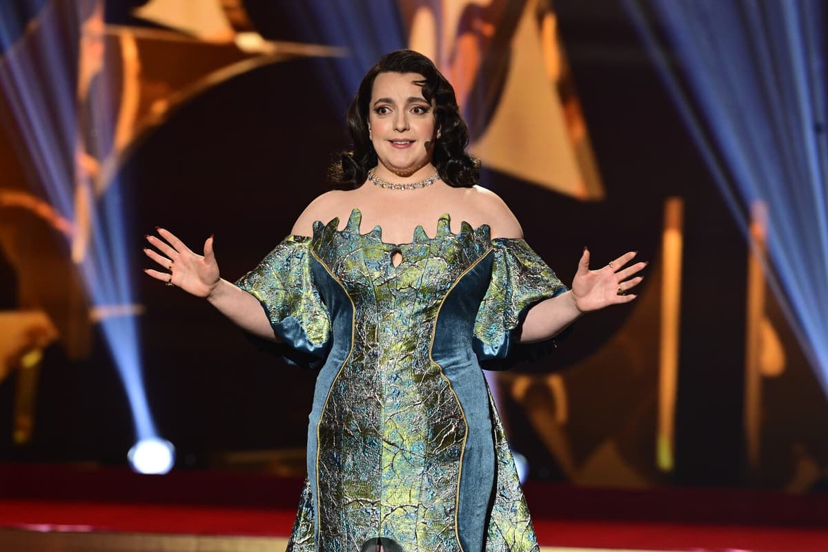 Shima Niavarani leads the Golden Beetle