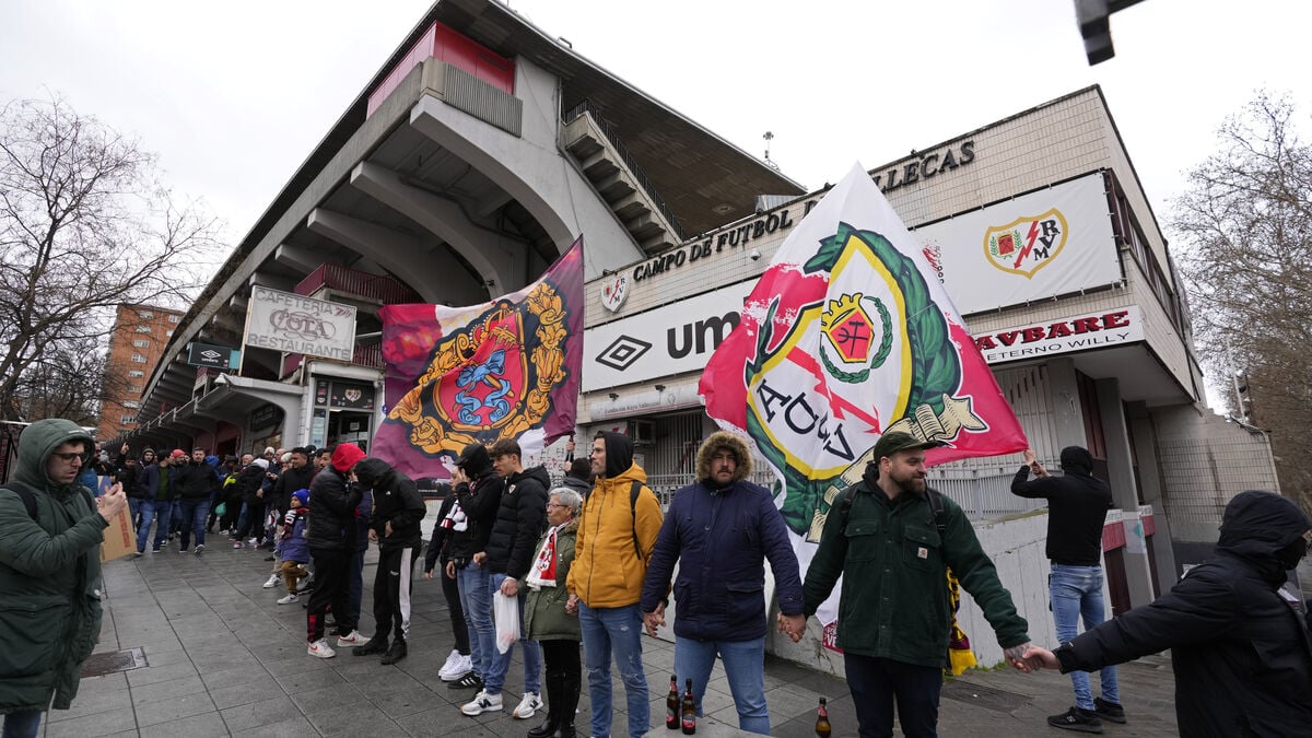Rayo Vallecano vs Athletic Bilbao Abandoned After Fan Protests