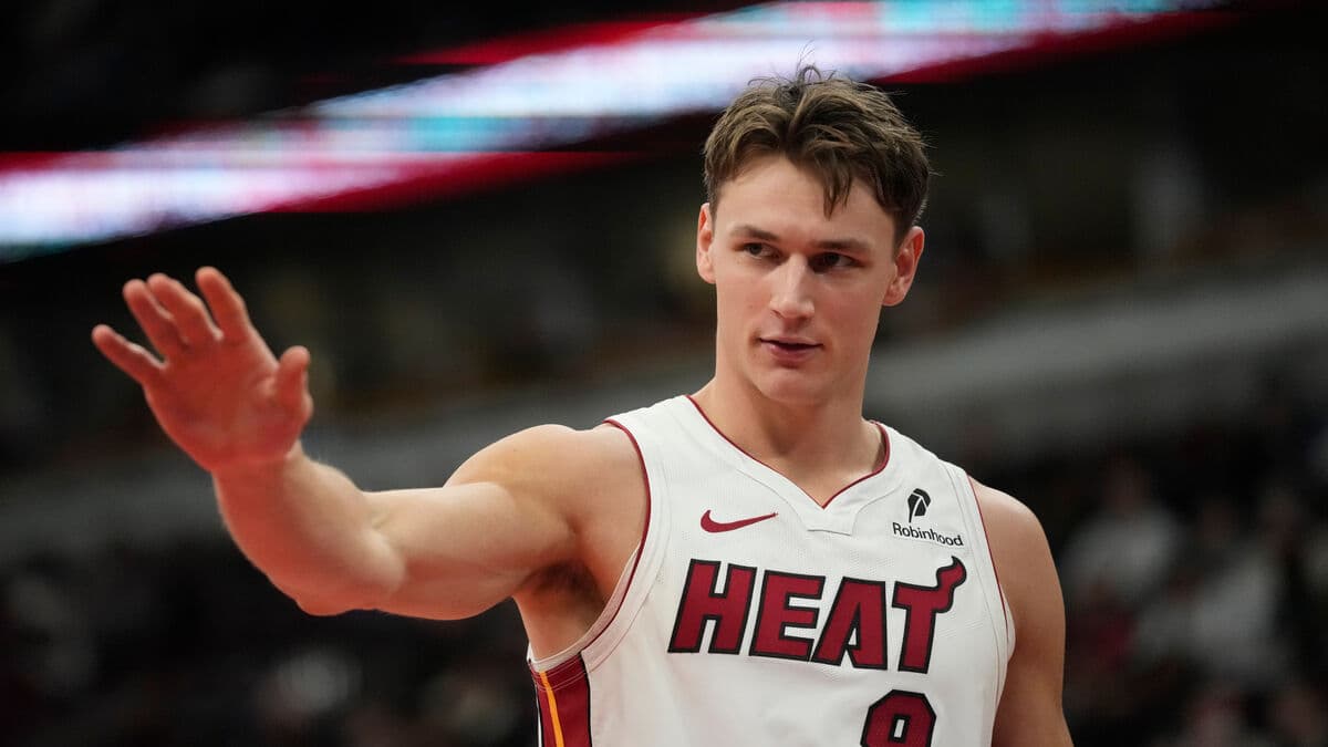 Narrow victory for Larsson's Miami over Chicago