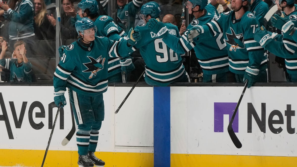 Ivar Stenberg Scores First NHL Goal in Sharks’ 6–3 Loss to Bruins