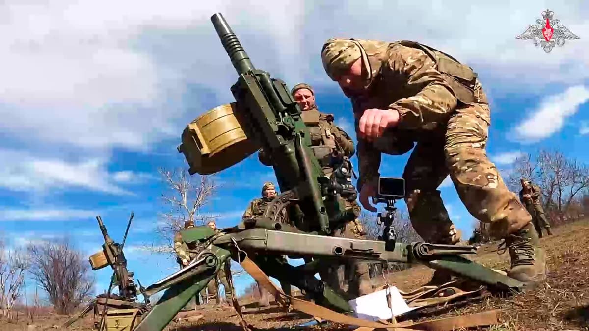 Russian Advances in Eastern Ukraine Slow for Fourth Month