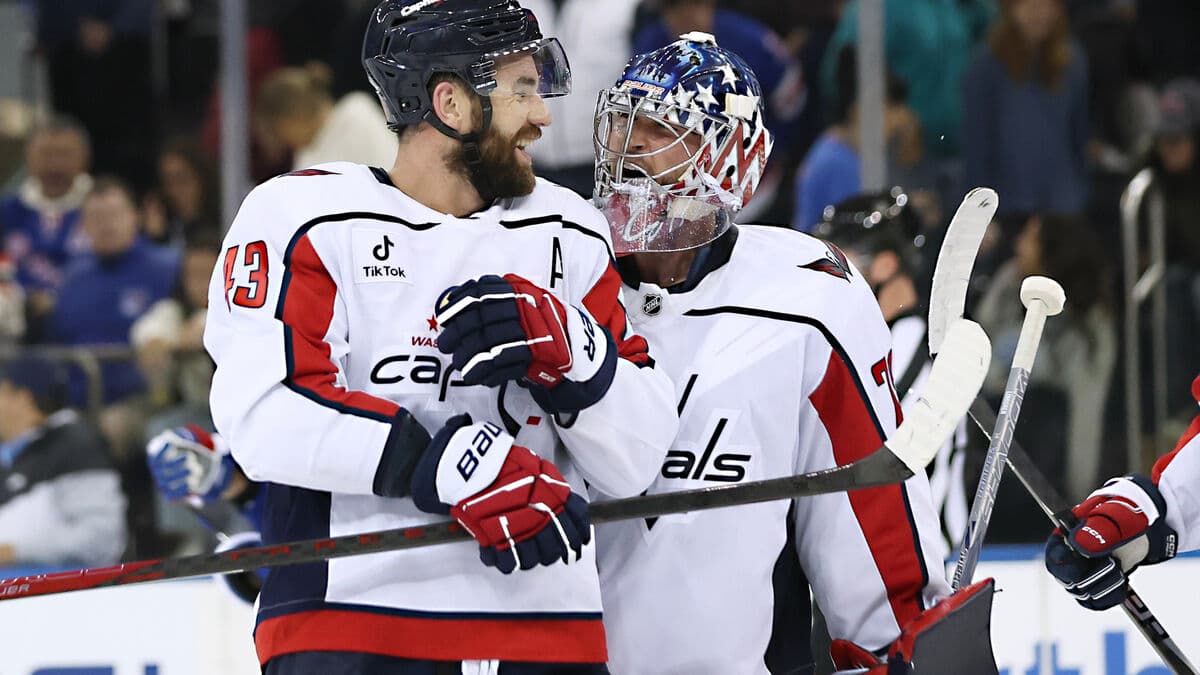 Charlie Lindgren's Stellar Performance Shuts Out Rangers in NHL Match